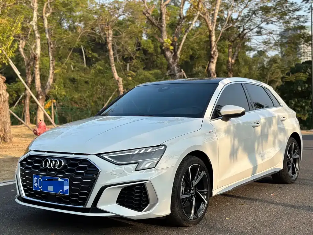 Audi A3 — фото 1