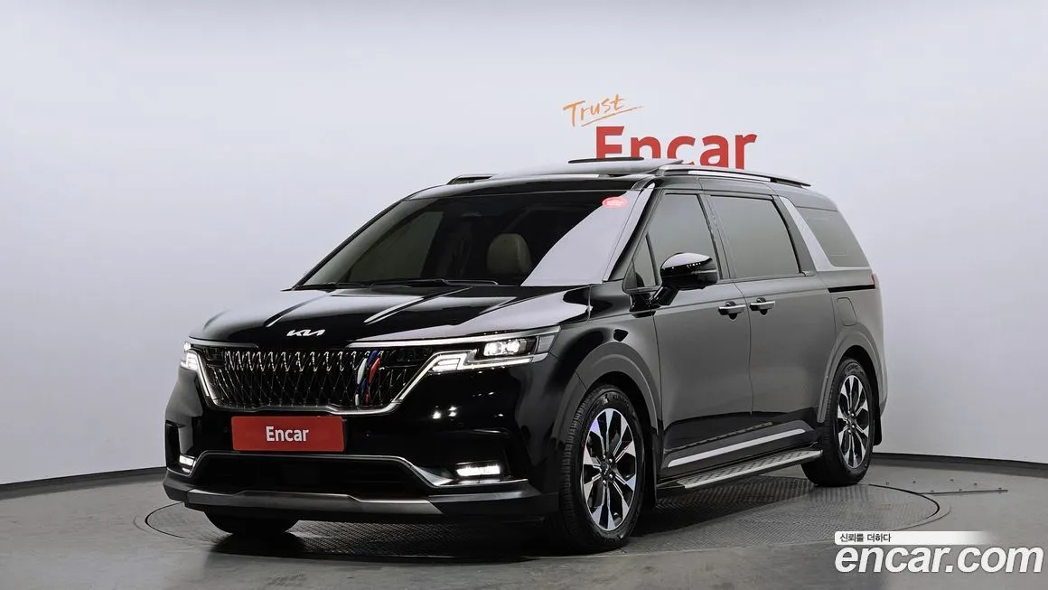 Kia Carnival — фото 1