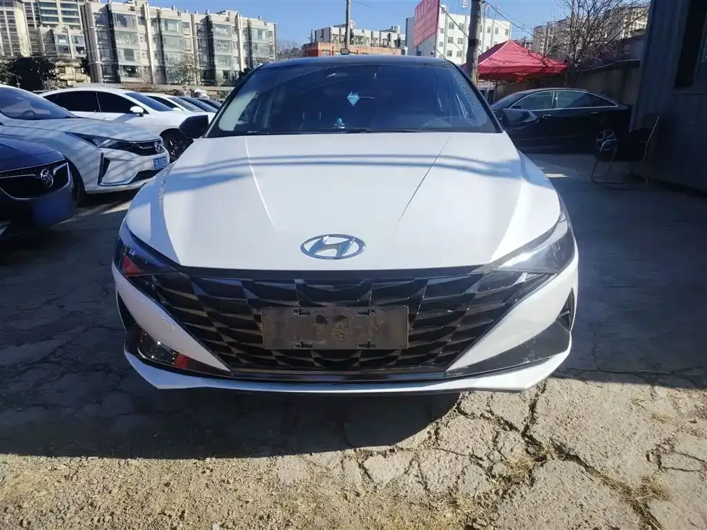 Hyundai Elantra — фото 8