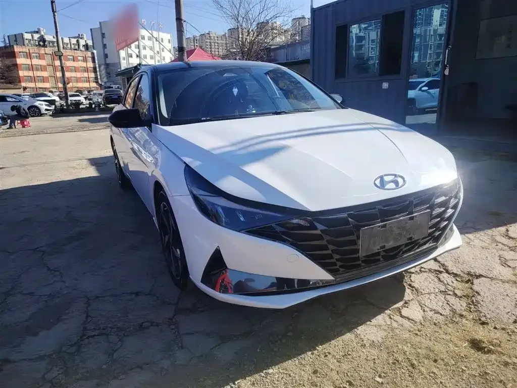 Hyundai Elantra — фото 10