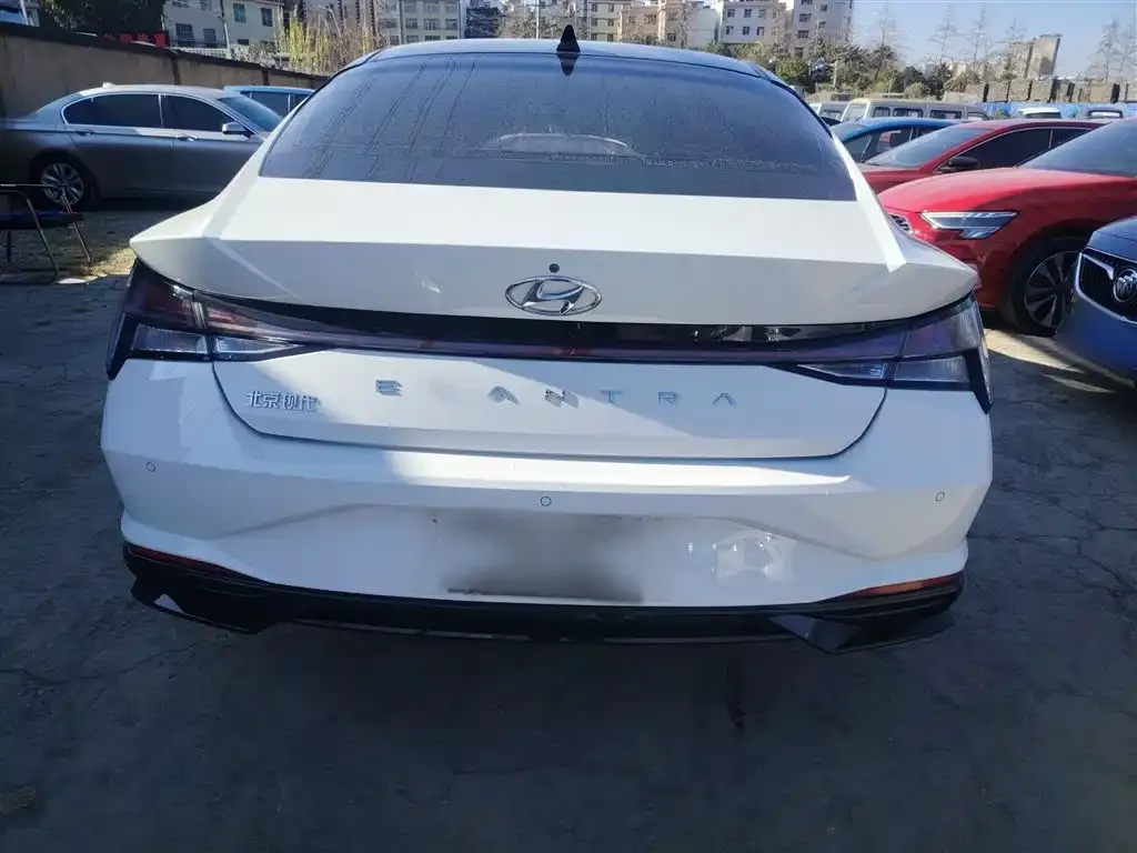 Hyundai Elantra — фото 2