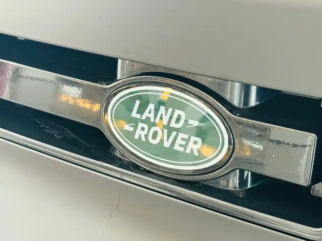 Land Rover Defender — фото 7