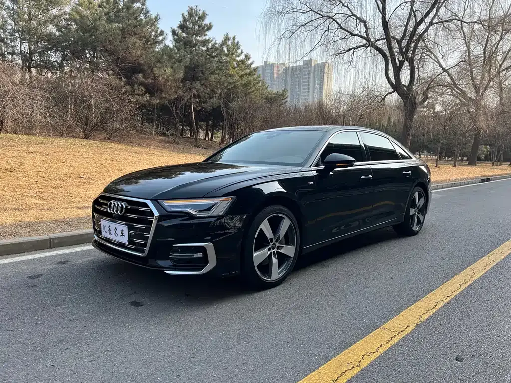 Audi A6L — фото 1