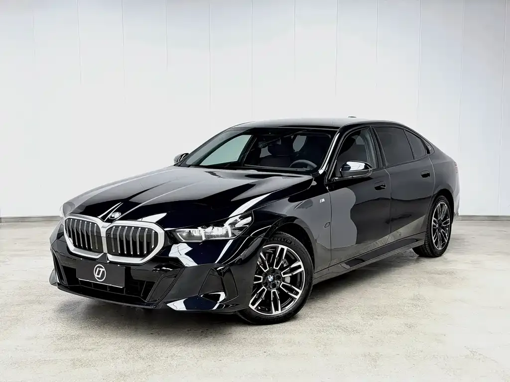 BMW 5 Series — фото 1