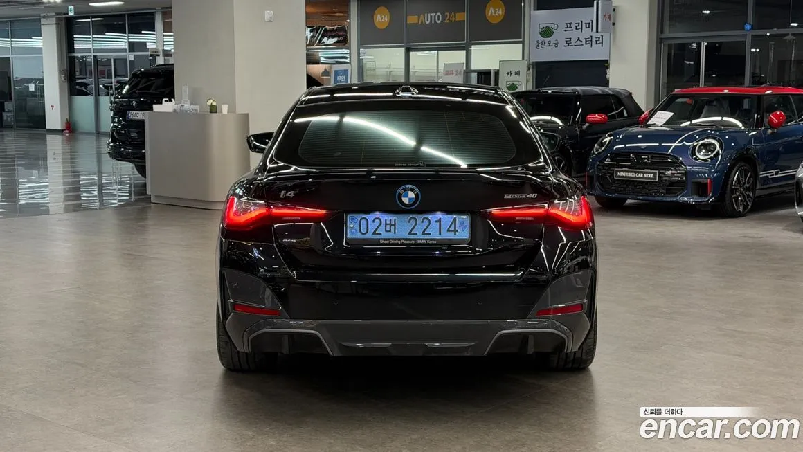 BMW i4 — фото 4