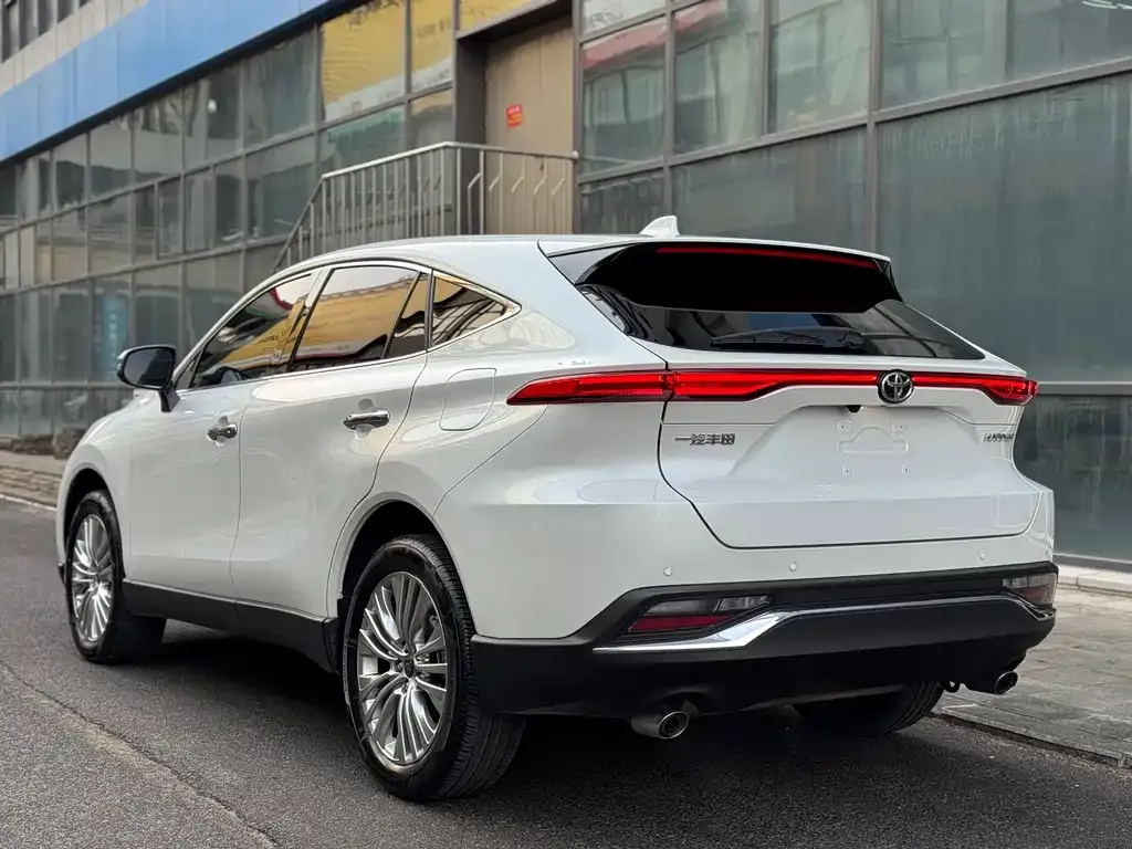 Toyota Harrier — фото 6