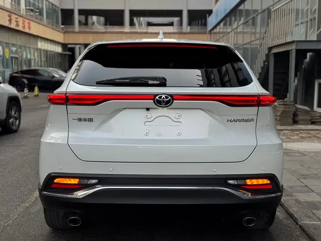 Toyota Harrier — фото 3