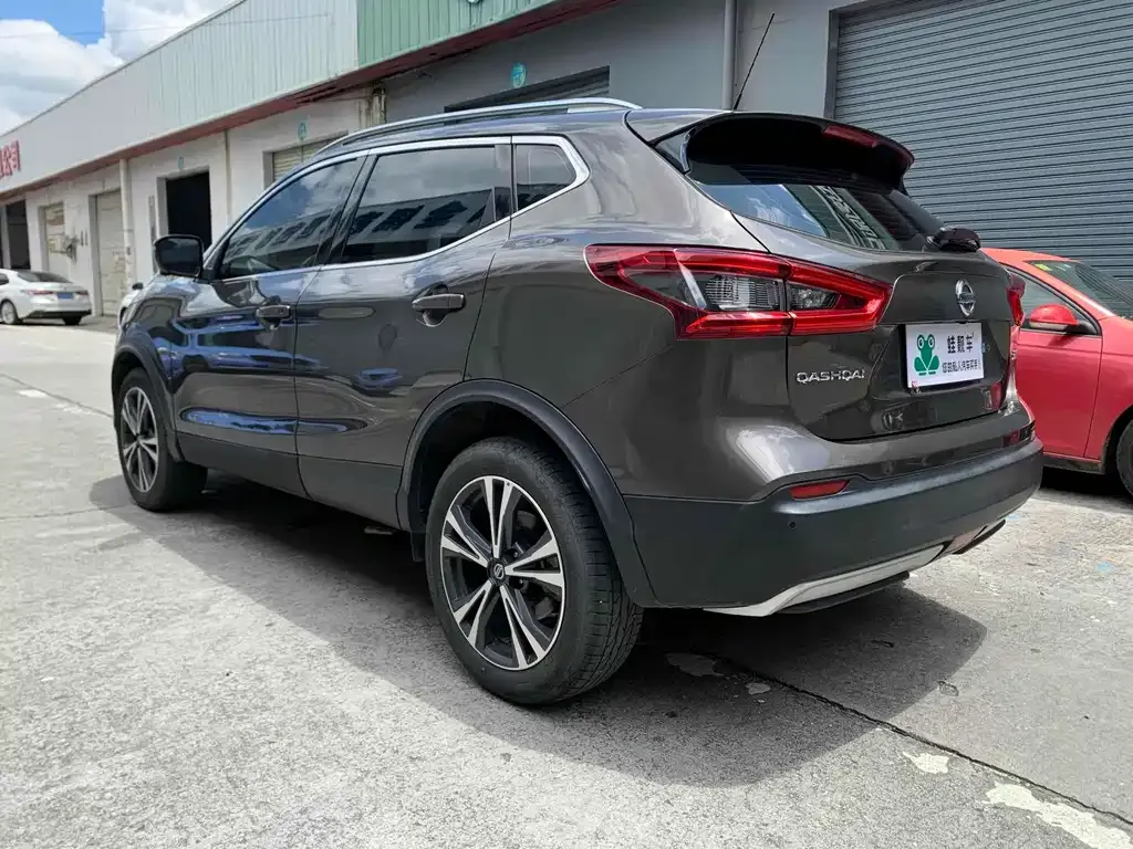 Nissan Qashqai — фото 2
