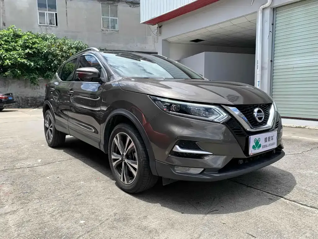 Nissan Qashqai — фото 9