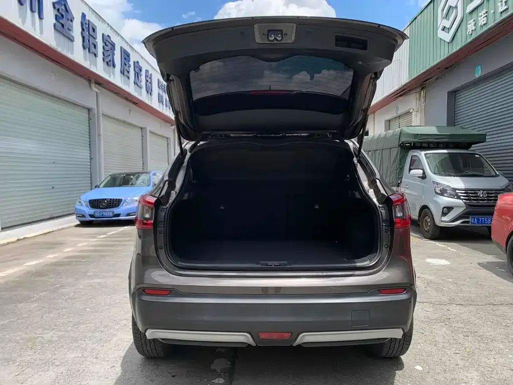 Nissan Qashqai — фото 4
