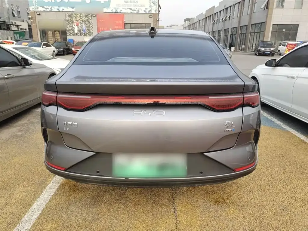 BYD Qin L — фото 8