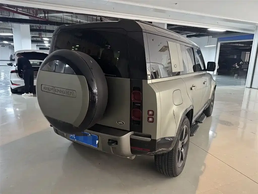 Land Rover Defender — фото 4