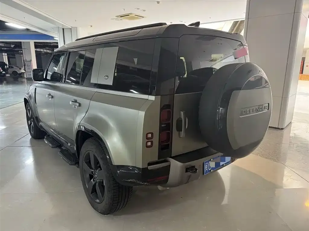 Land Rover Defender — фото 8