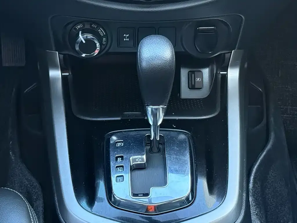 Nissan Terra — фото 3