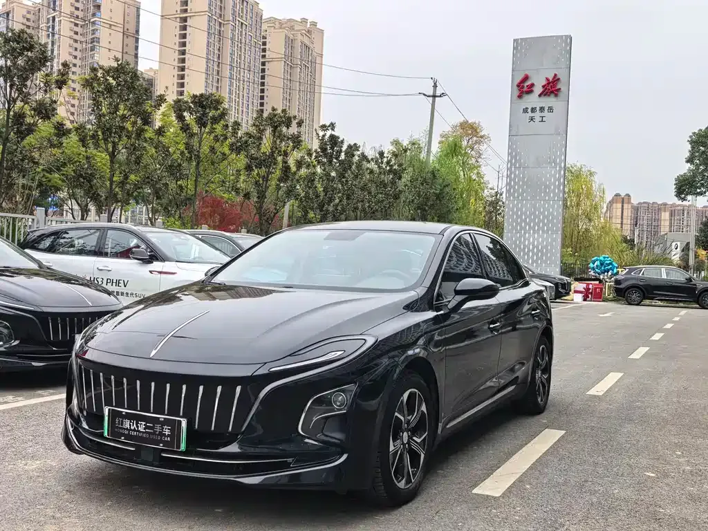 Hongqi E-QM5 — фото 1