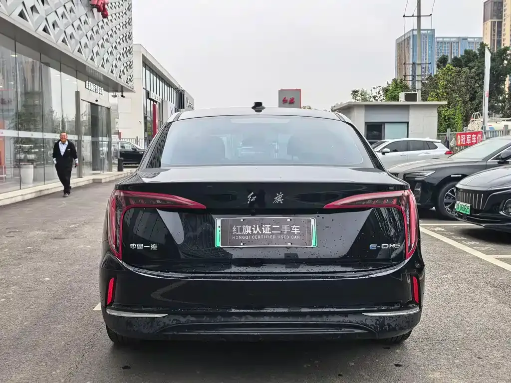 Hongqi E-QM5 — фото 7
