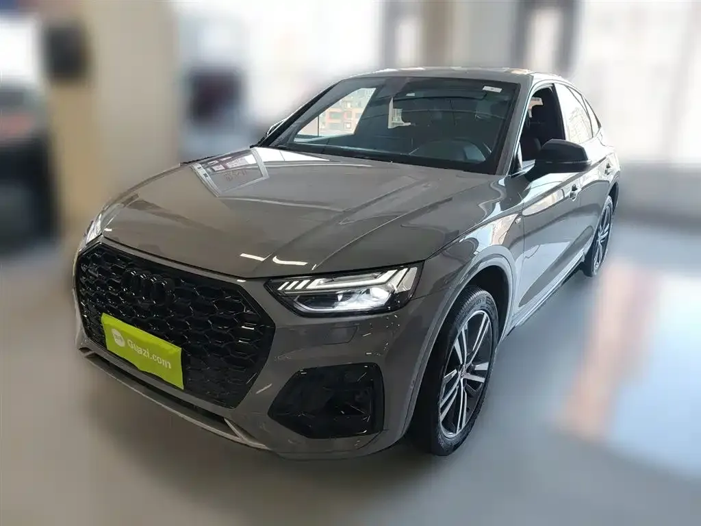Audi Q5L Sportback — фото 1
