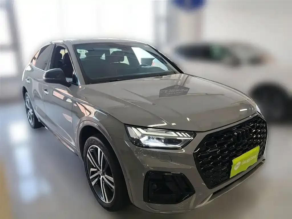 Audi Q5L Sportback — фото 3