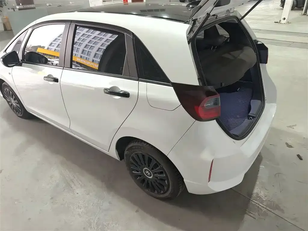 Honda Fit — фото 10