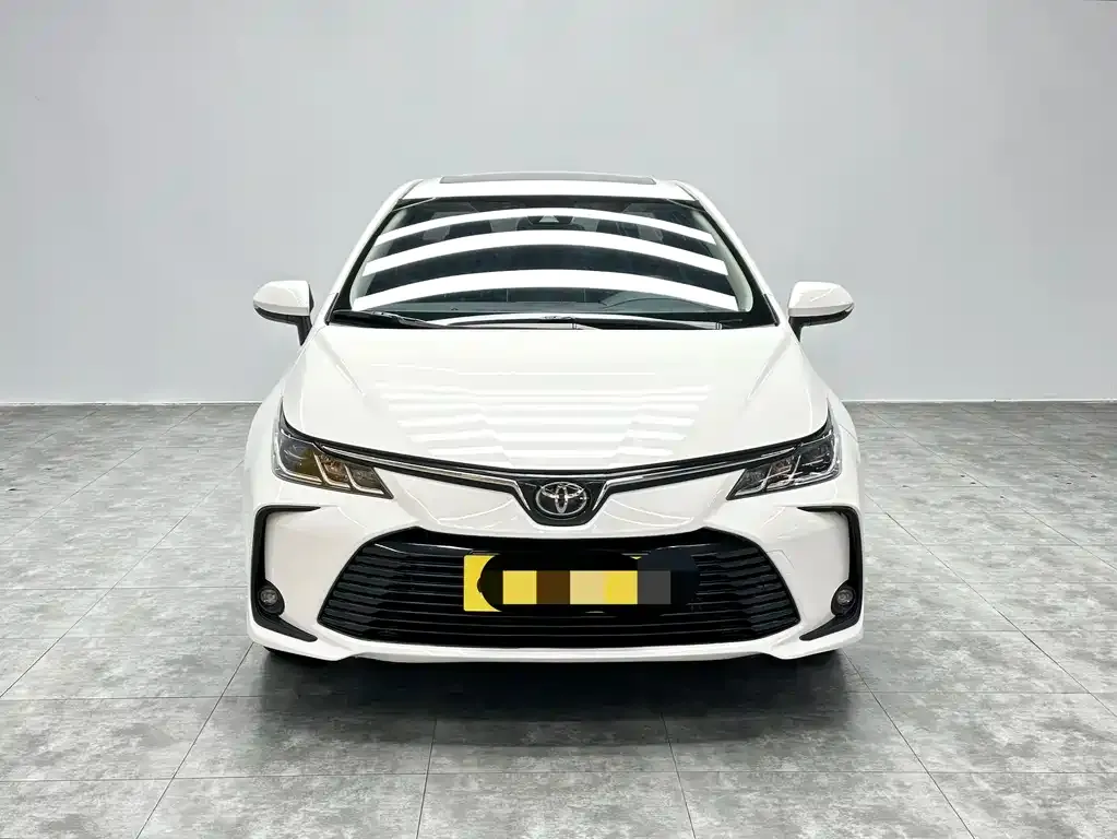 Toyota Corolla — фото 9