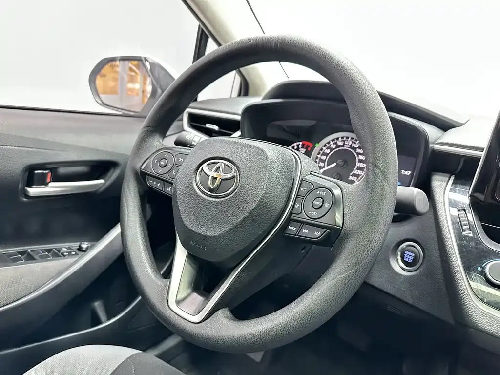 Toyota Corolla — фото 2