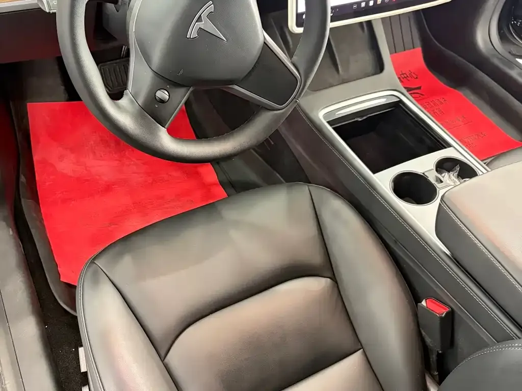 Tesla Model 3 — фото 3