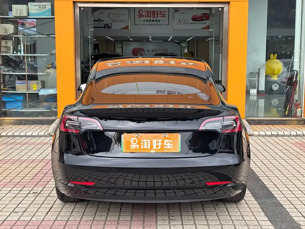 Tesla Model 3 — фото 5