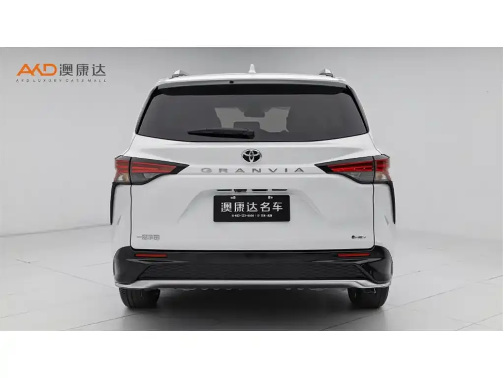 Toyota Granvia — фото 8