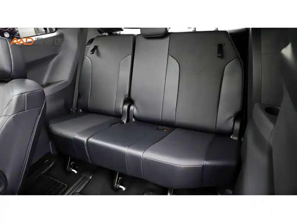 Toyota Granvia — фото 3