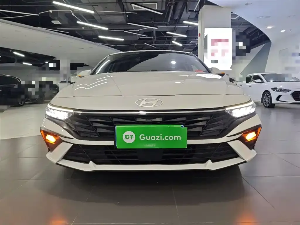 Hyundai Elantra — фото 4