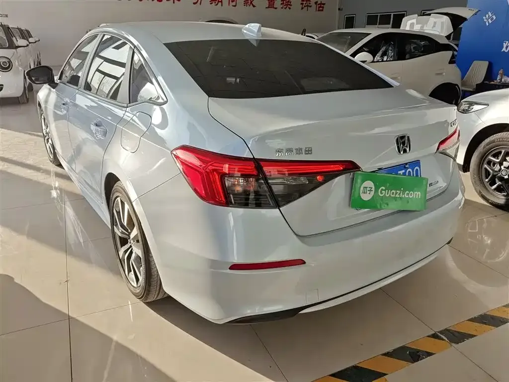 Honda Civic — фото 8