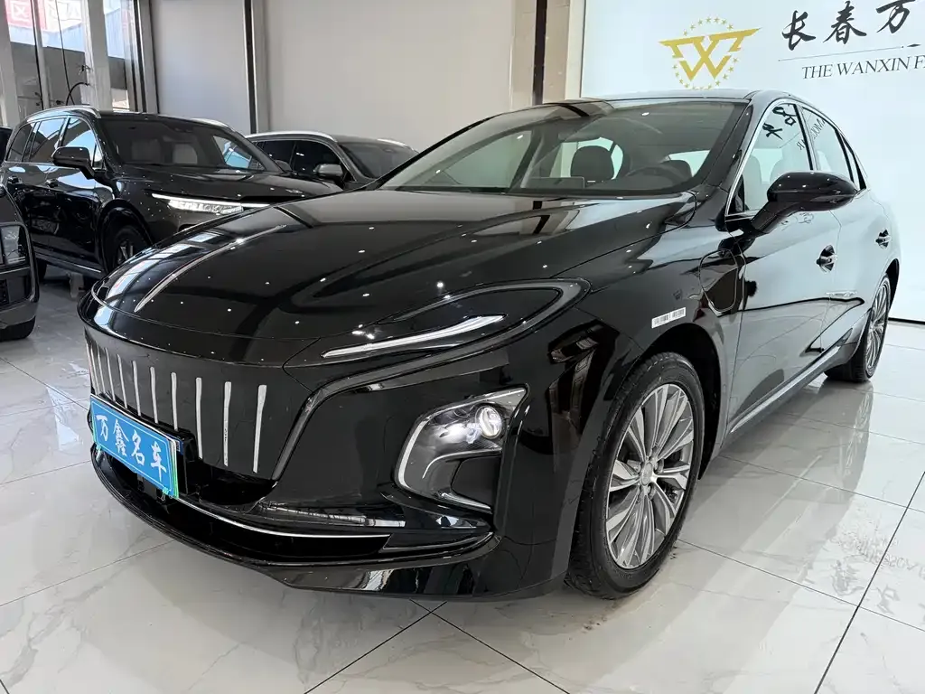 Hongqi E-QM5 — фото 1