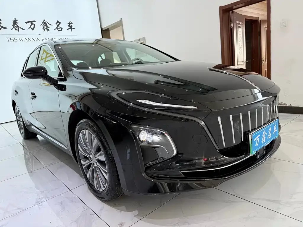 Hongqi E-QM5 — фото 3