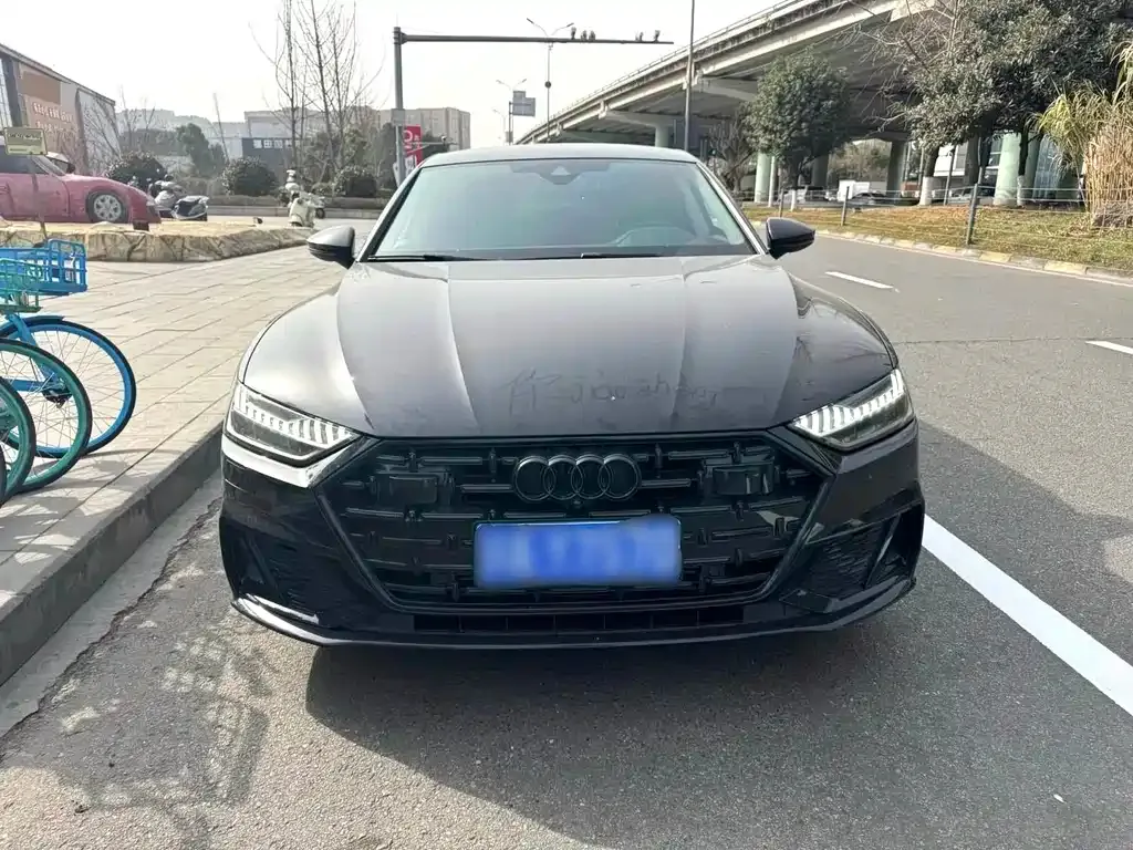 Audi A7L — фото 6