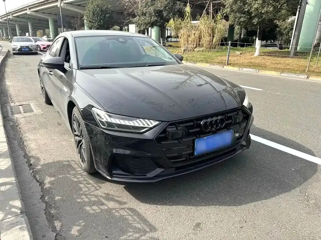 Audi A7L — фото 5