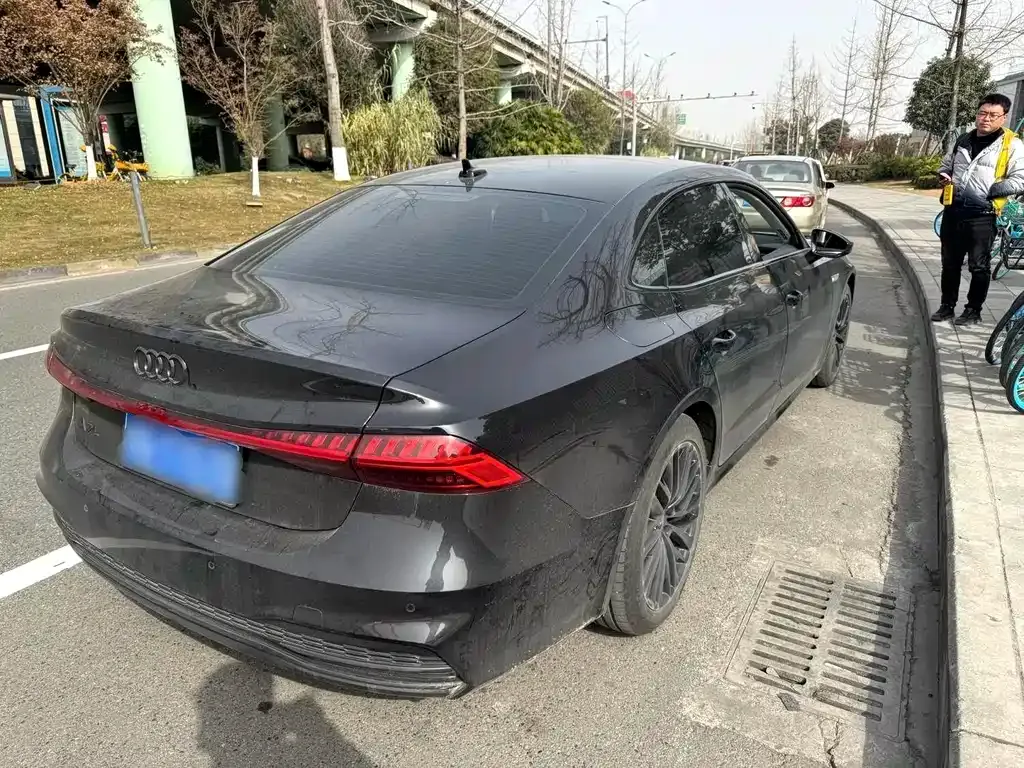 Audi A7L — фото 4