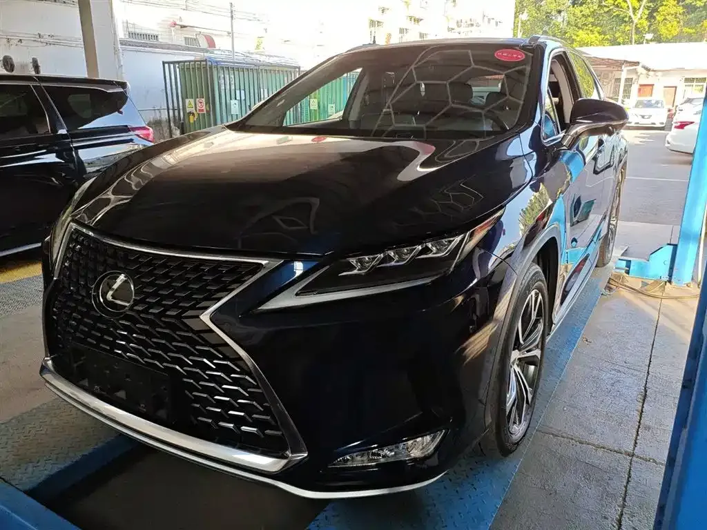 Lexus RX — фото 1