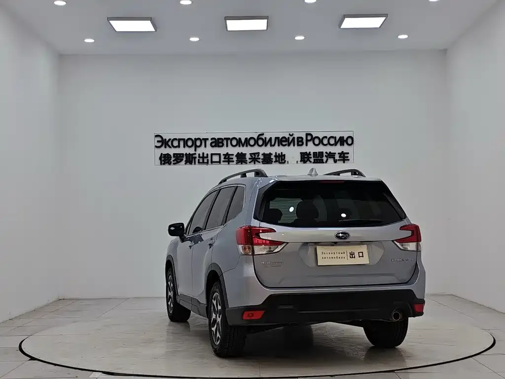 Subaru Forester — фото 4
