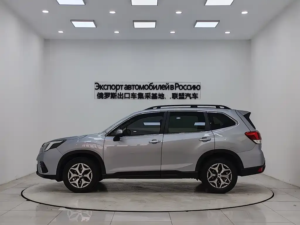 Subaru Forester — фото 7