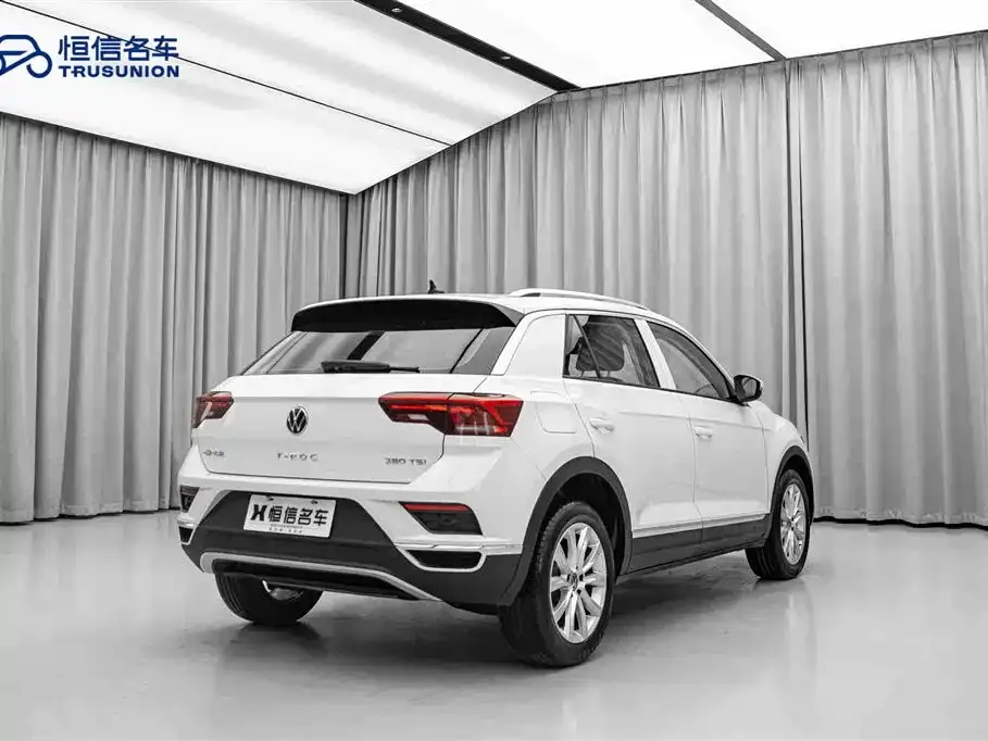 Volkswagen T-Roc — фото 8