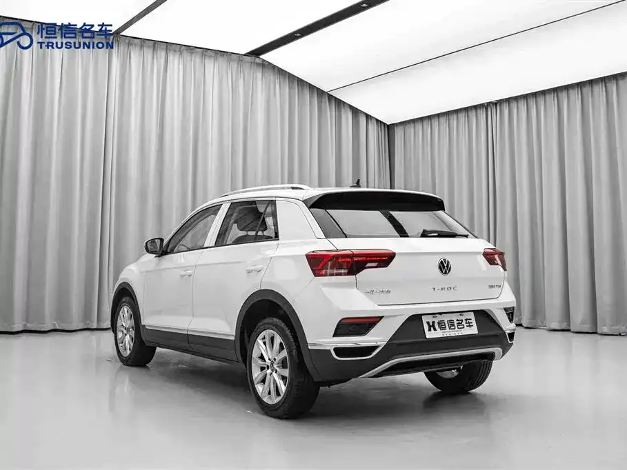Volkswagen T-Roc — фото 2