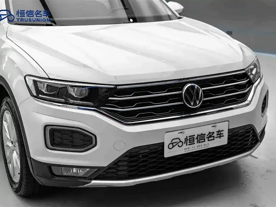 Volkswagen T-Roc — фото 10