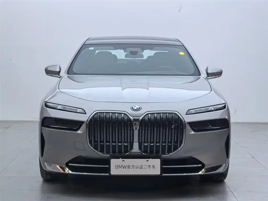 BMW i7 — фото 3