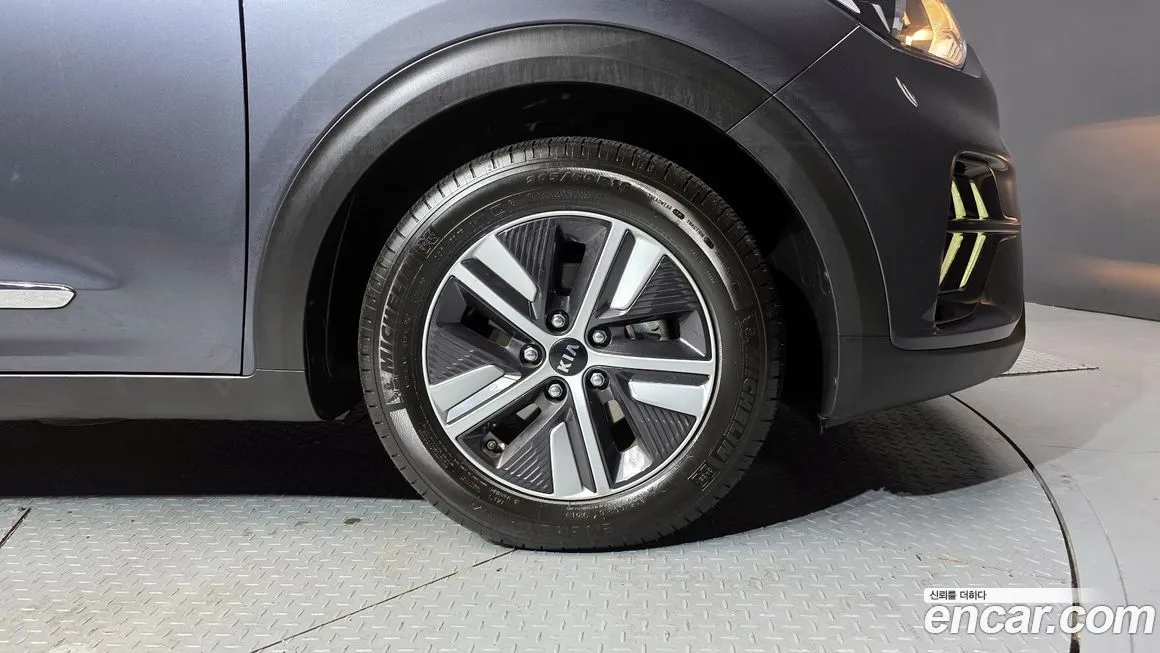 Kia Niro — фото 10