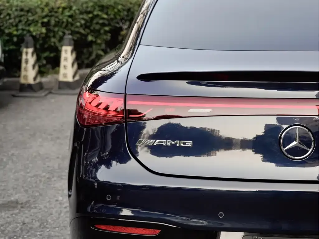 Mercedes-Benz EQS AMG — фото 6