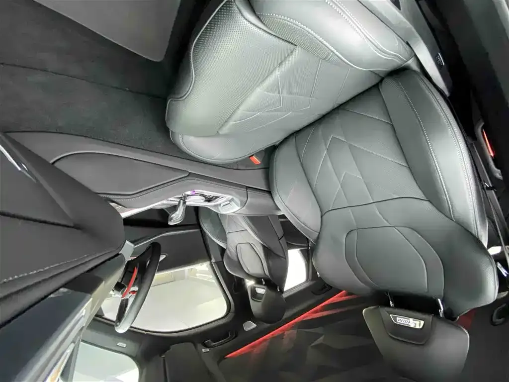 BMW XM — фото 7