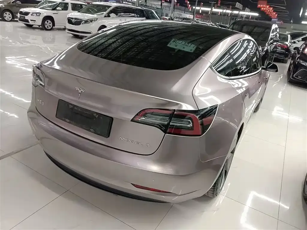 Tesla Model 3 — фото 5