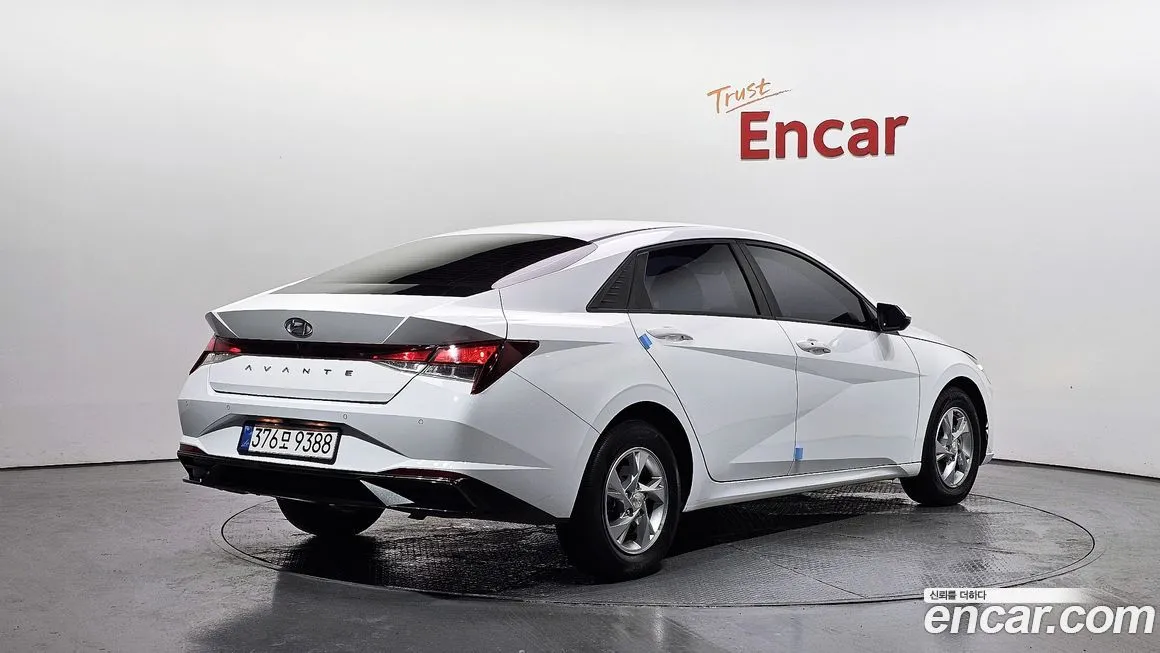 Hyundai AVANTE — фото 3