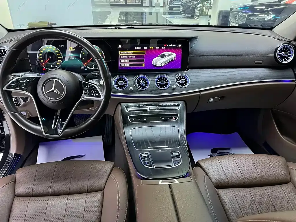 Mercedes-Benz E-Class — фото 10