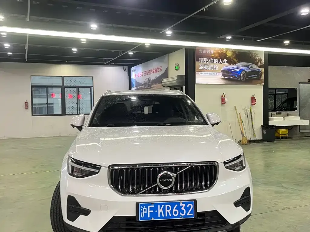 Volvo XC40 — фото 4